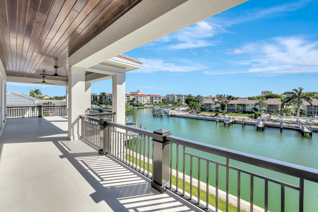 860 Banyan Ct, Marco Island, FL 34145