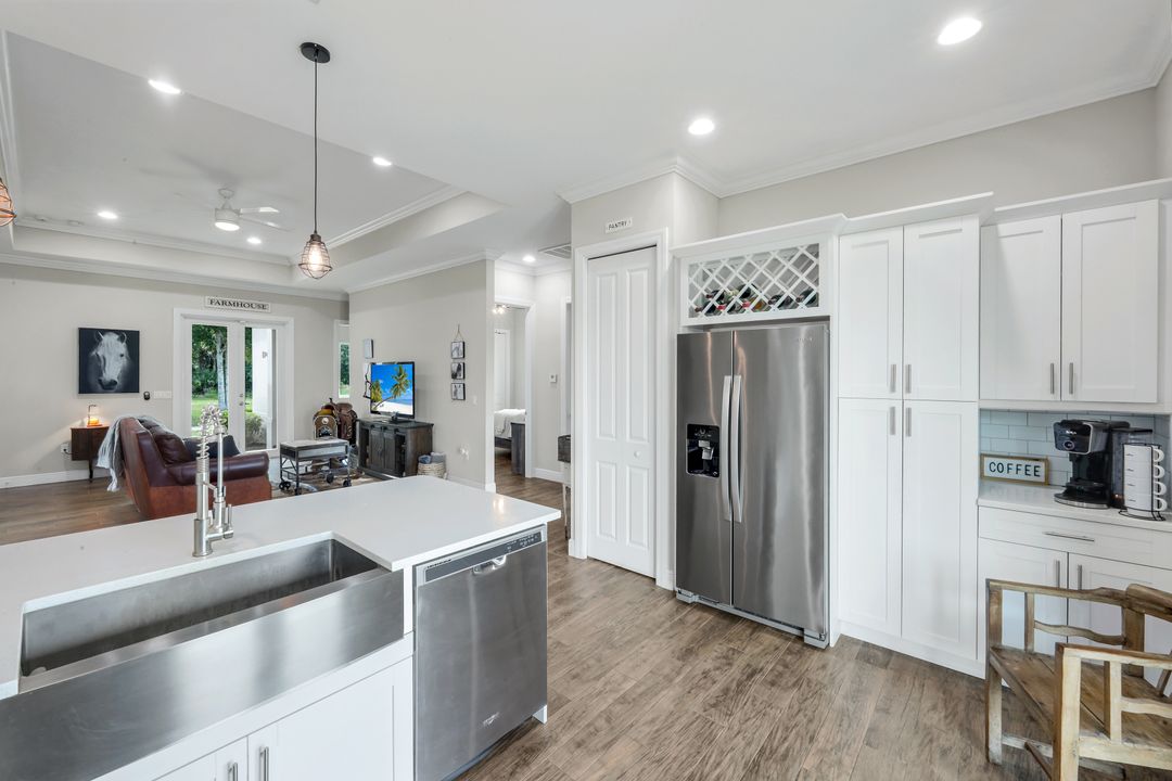 1960 Moulder Dr, Naples, FL 34120