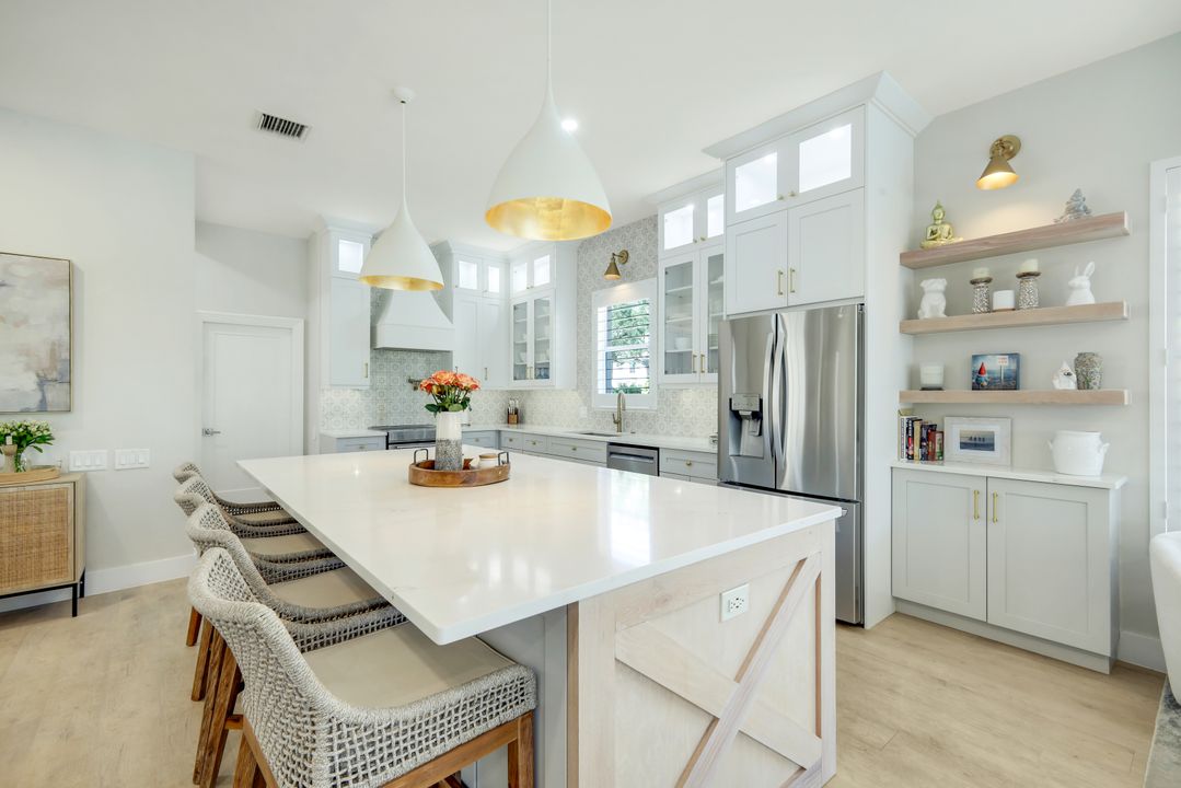 8586 Gleneagle Way, Naples, FL 34120