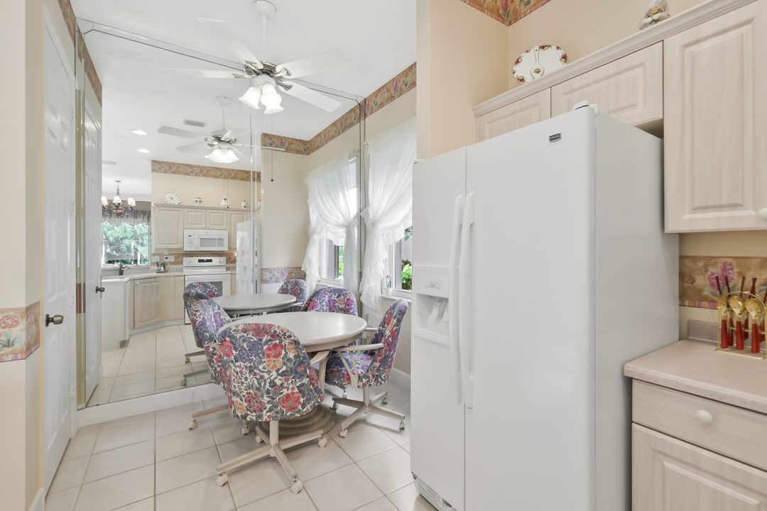 5852 Northridge Dr, Naples, FL 34110