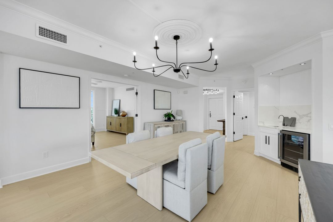 8720 Bay Colony Dr #404, Naples, FL 34108