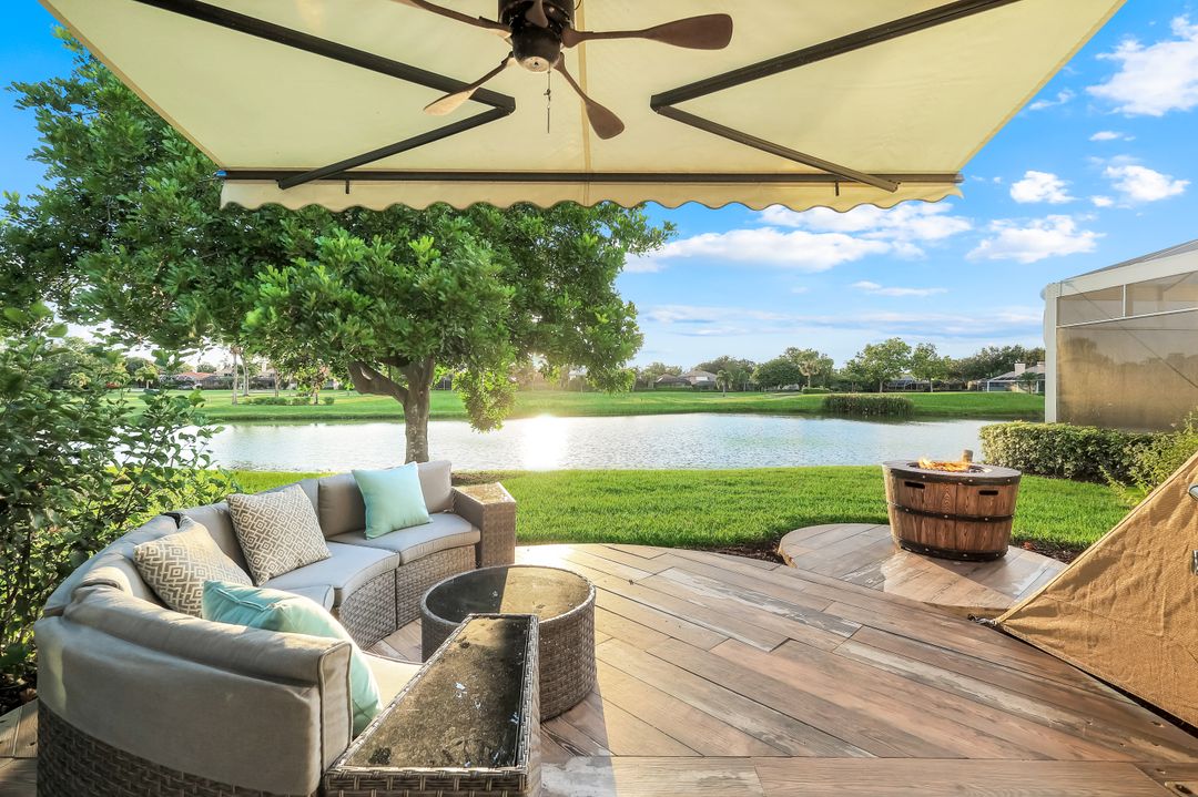 10366 Quail Crown Dr, Naples, FL 34119