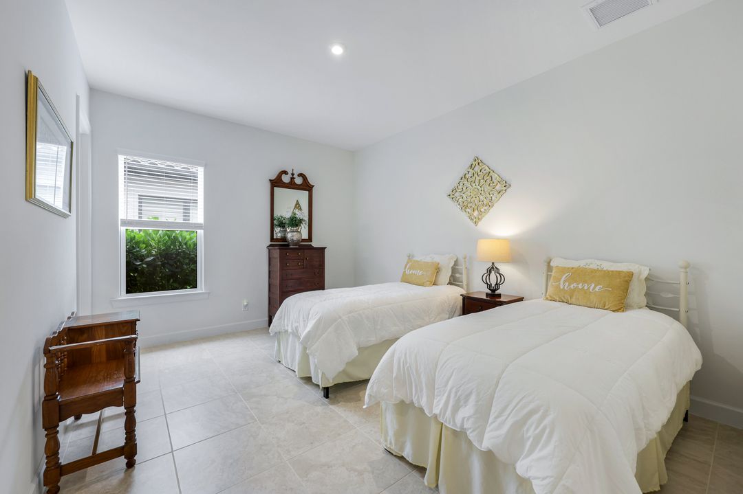 11641 Canal Grande Dr, Miromar Lakes, FL 33913