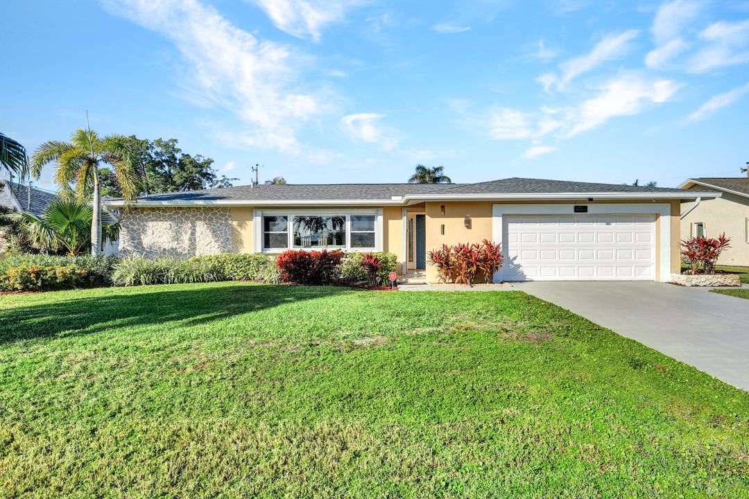 3910 SE 20th Pl, Cape Coral, FL 33904