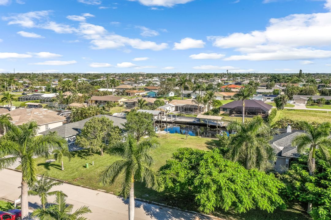 2055 Ottersrest Ln, Cape Coral, FL 33990