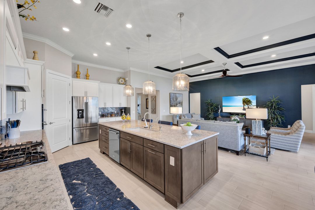 19184 Aqua Shore Dr, Fort Myers, FL 33913