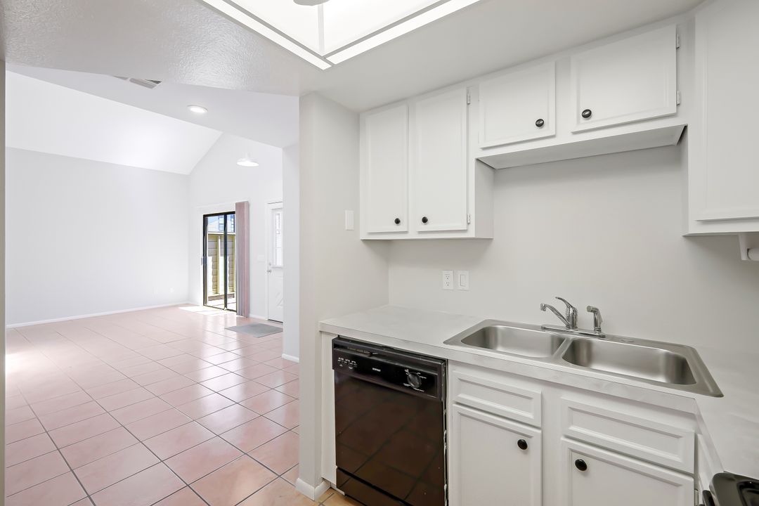 8401 S Haven Ln, Fort Myers, FL 33919