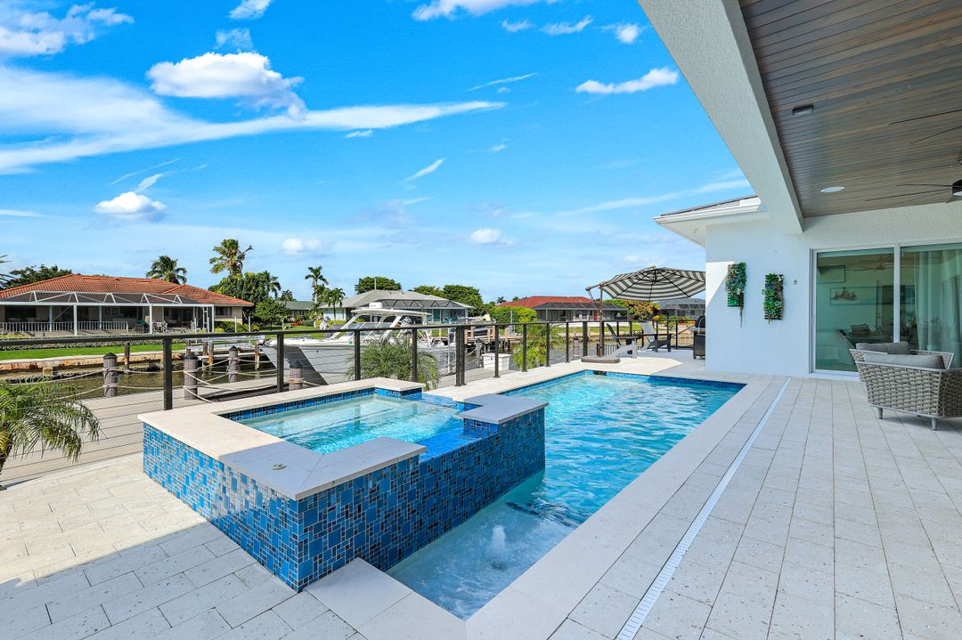 919 Juniper Ct, Marco Island, FL 34145