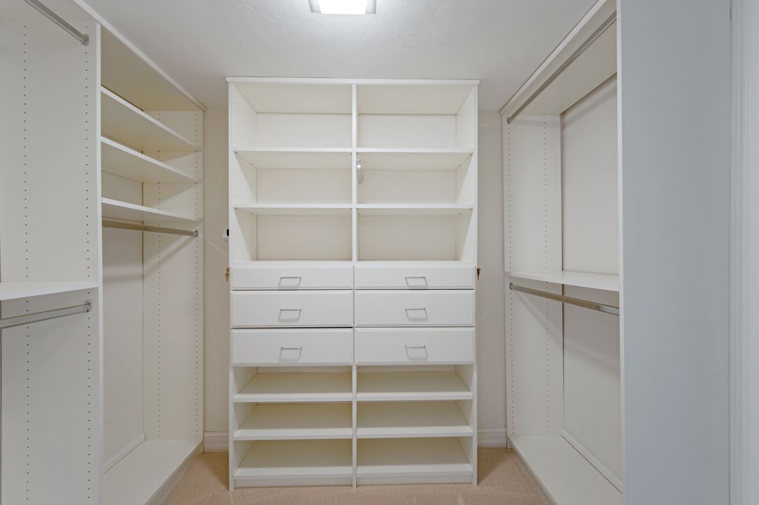 545 Lake Louise Cir #104, Naples, FL 34110