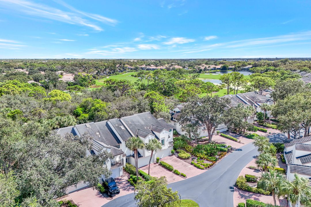 27105 Oakwood Lake Dr, Bonita Springs, FL 34134