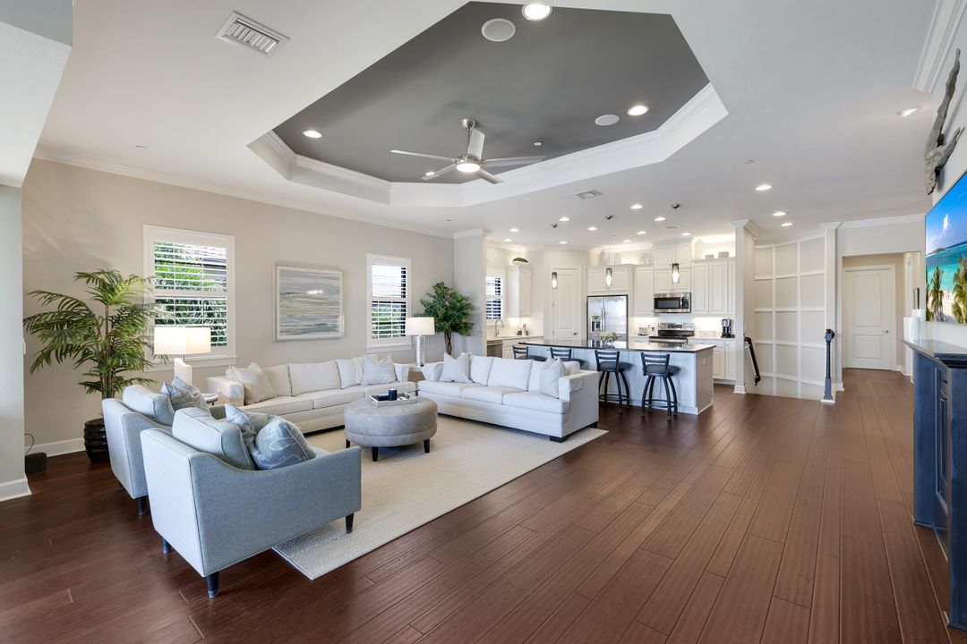 9684 Montelanico Loop #204, Naples, FL 34119