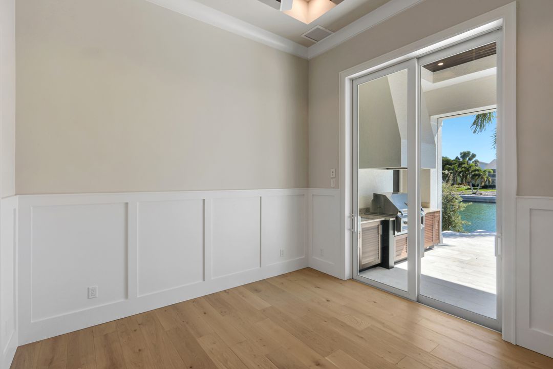 860 Banyan Ct, Marco Island, FL 34145