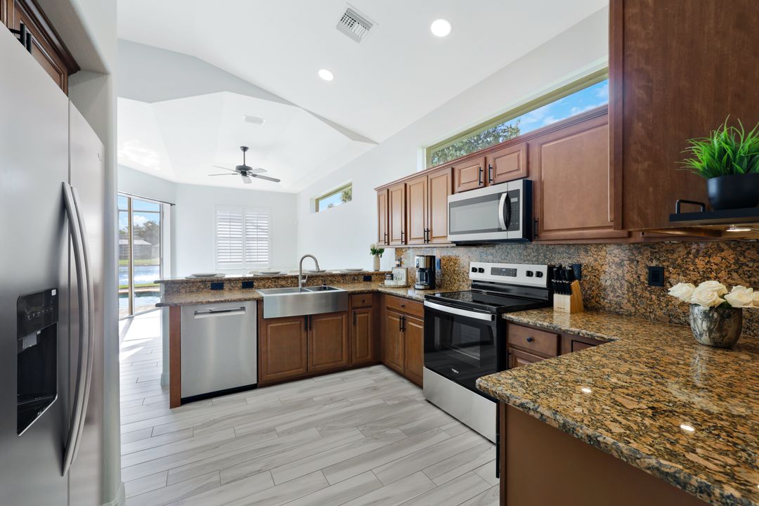 8700 Ibis Cove Cir, Naples, FL 34119