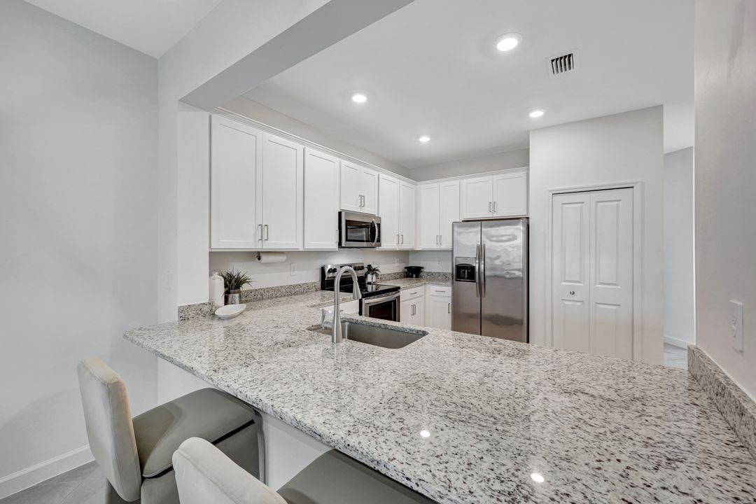 13842 Hunter Oak Dr, Fort Myers, FL 33913