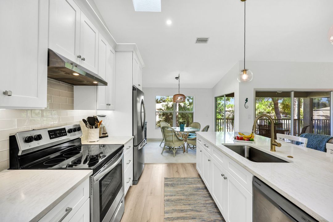 314 Emerald Bay Cir #I-5, Naples, FL 34110