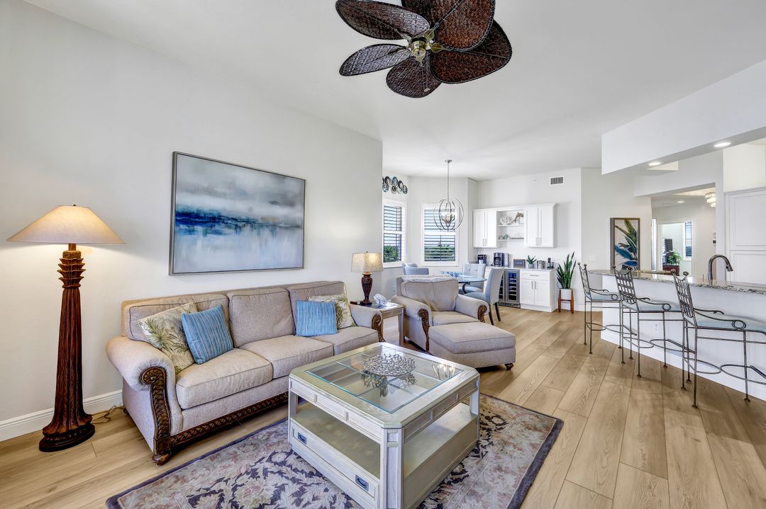 460 Launch Cir #604, Naples, FL 34108