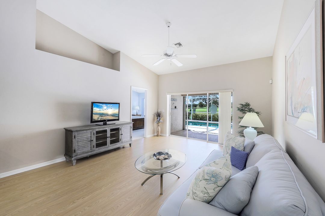 6667 Castlelawn Pl #19, Naples, FL 34113