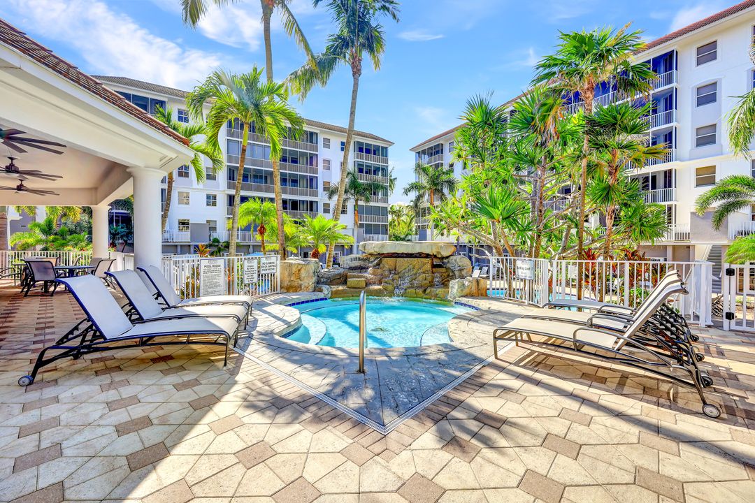 460 Launch Cir #604, Naples, FL 34108