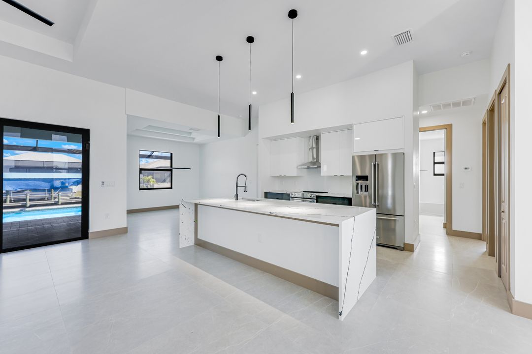 1925 NW 34th Pl, Cape Coral, FL 33993