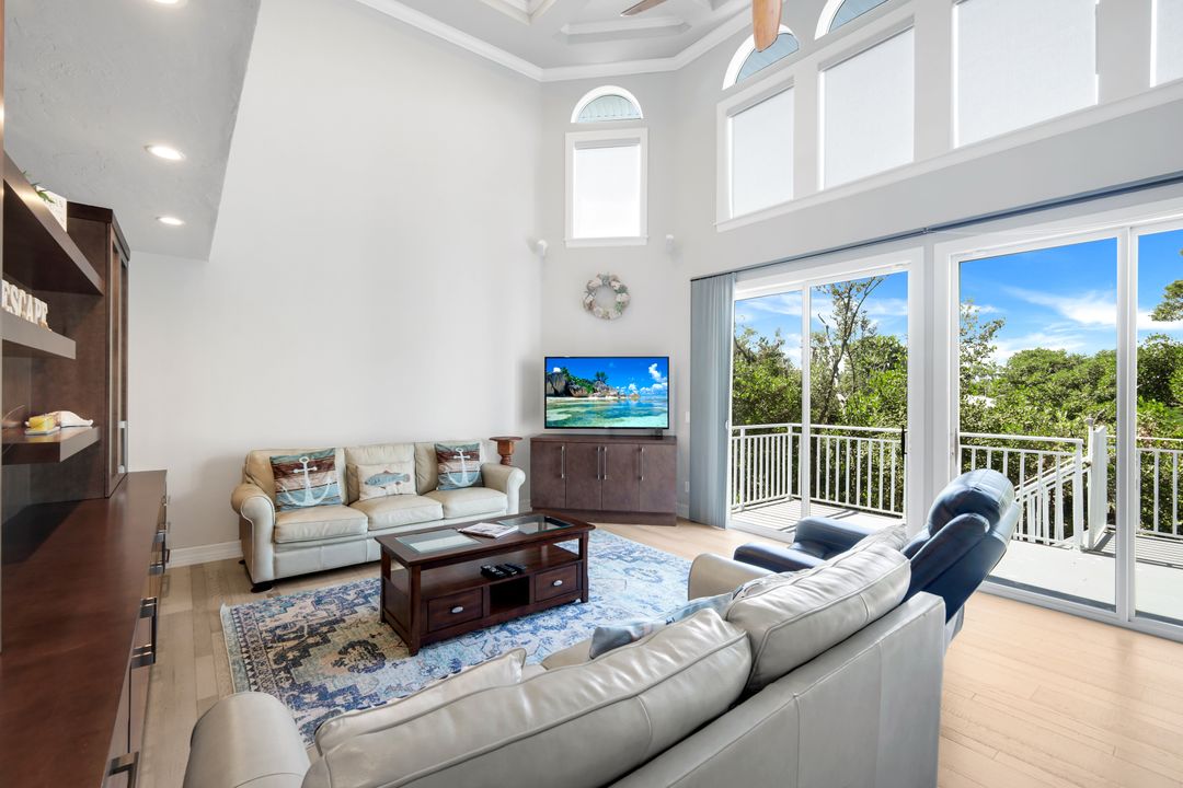 1111 Schooner Pl, Sanibel, FL 33957