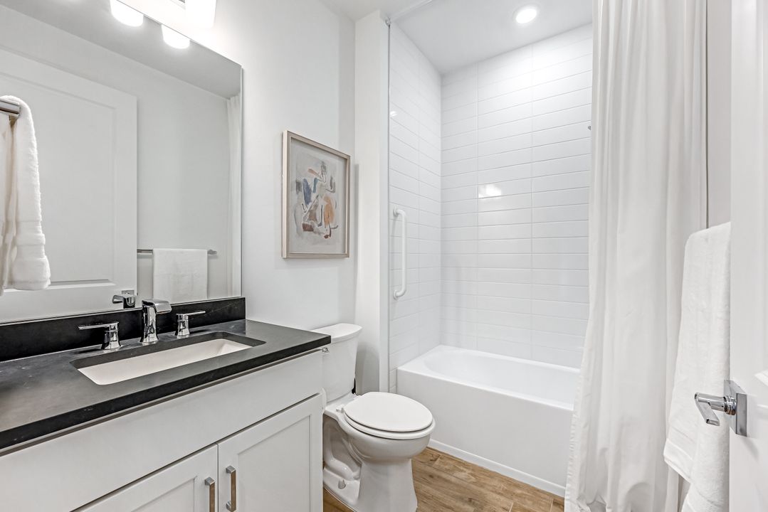 20530 Pebble Gln Dr, Estero, FL 33928