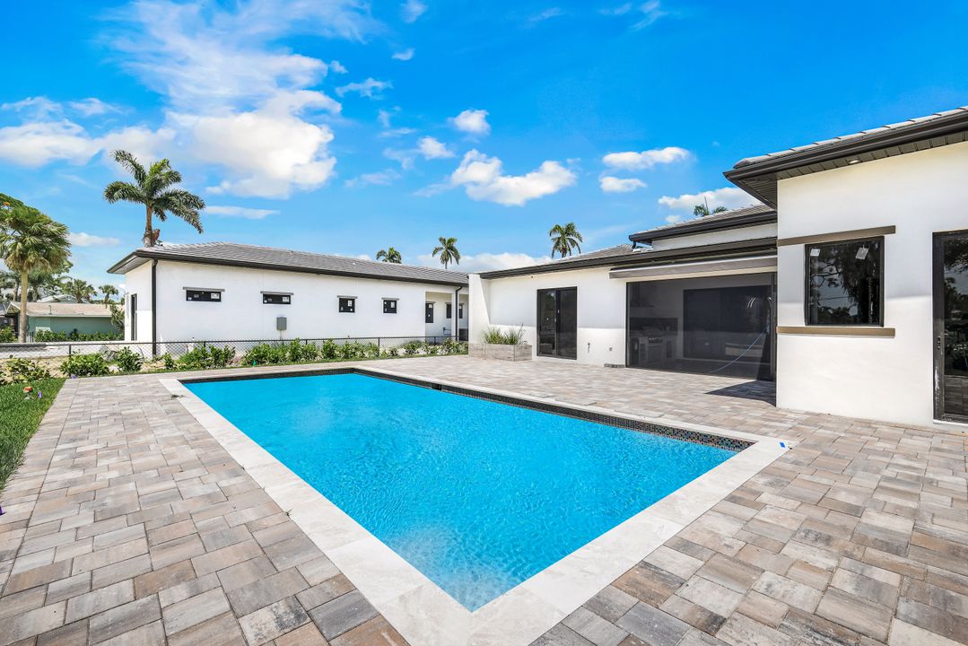 1332 Longwood Dr, Fort Myers, FL 33919