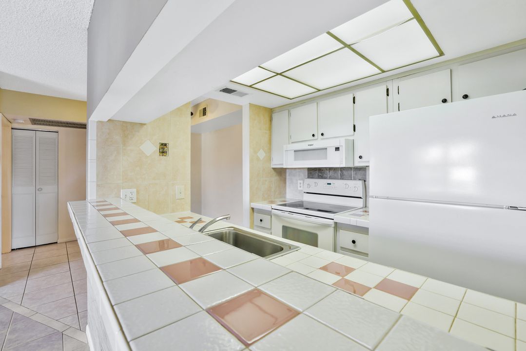 4345 27th Ct SW #204, Naples, FL 34116