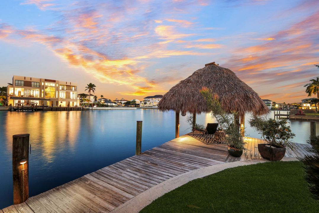 290 Channel Dr, Naples, FL 34108