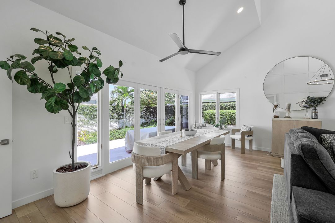 651 Bridge Way Ln #1, Naples, FL 34108