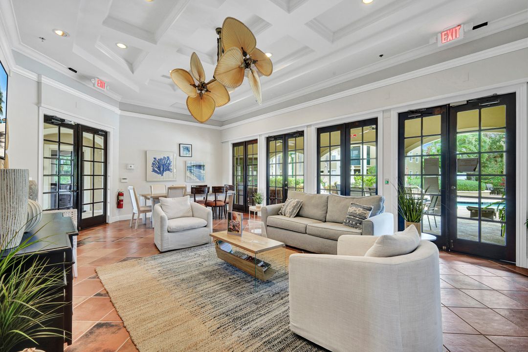 8880 Colonnades Ct W #427, Bonita Springs, FL 34135