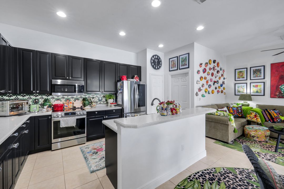 13963 Avon Park Cir, Fort Myers, FL 33912