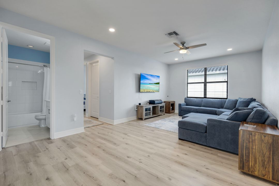 4500 Aurora St, Naples, FL 34119