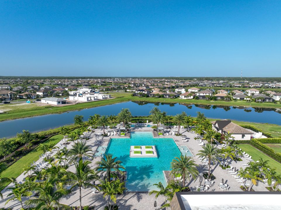 20301 Barefoot Ski Blvd, Estero, FL 33928