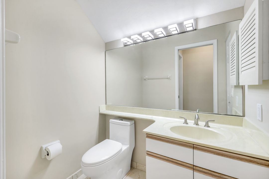 547 Cormorant Cove, Naples, FL 34113