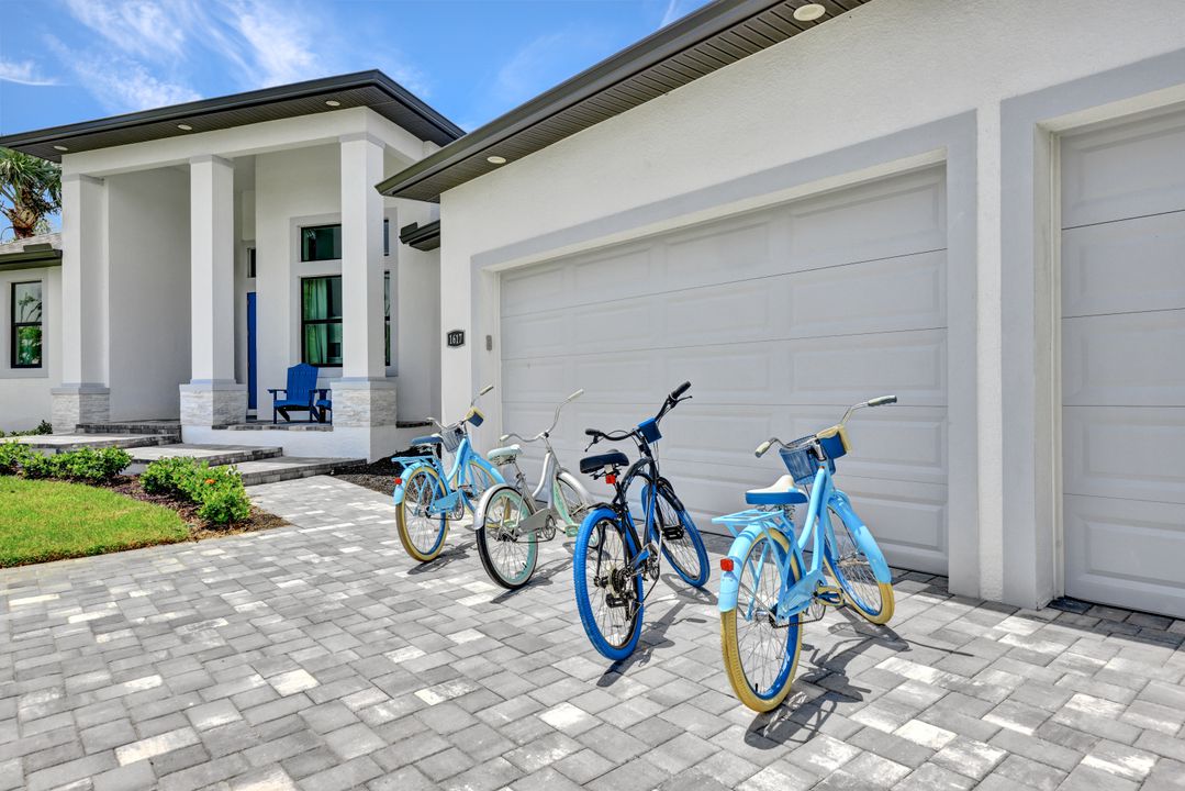 1617 El Dorado Pkwy W, Cape Coral, FL 33914