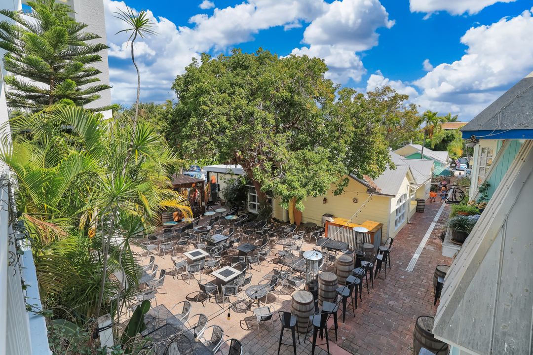 160 Palm St #208, Marco Island, FL 34145
