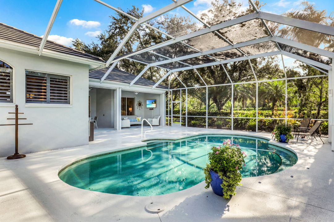 8392 Northhampton Ct, Naples, FL 34120