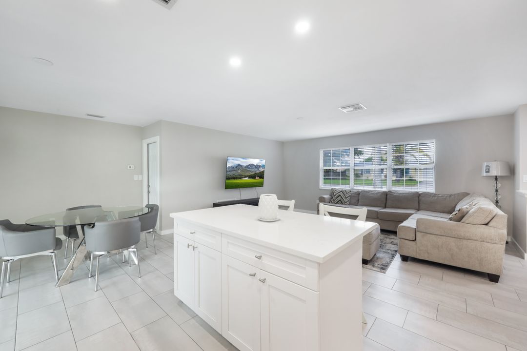 4830 Cortez Cir, Naples, FL 34112