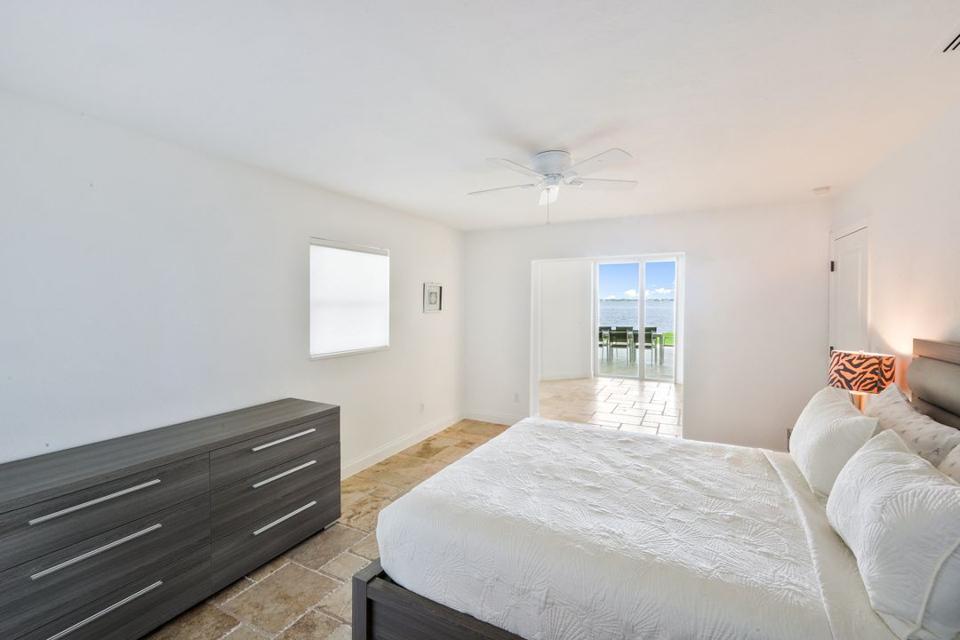 2302 SE 28th St, Cape Coral, FL 33904