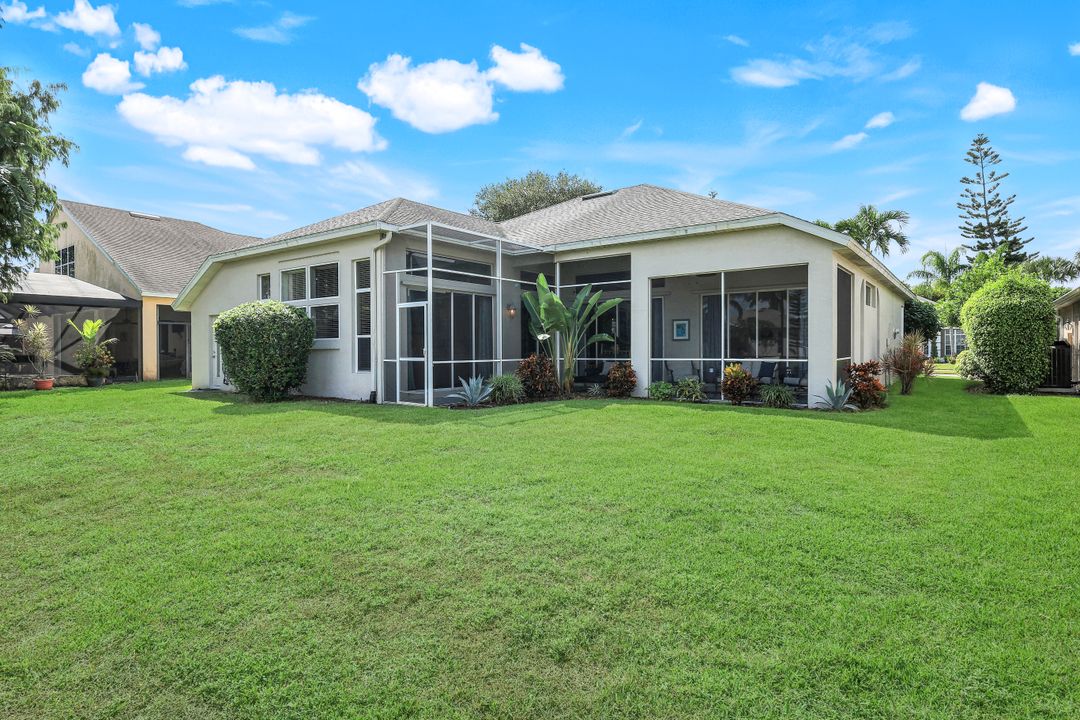 196 Skipping Stone Ln, Naples, FL 34119