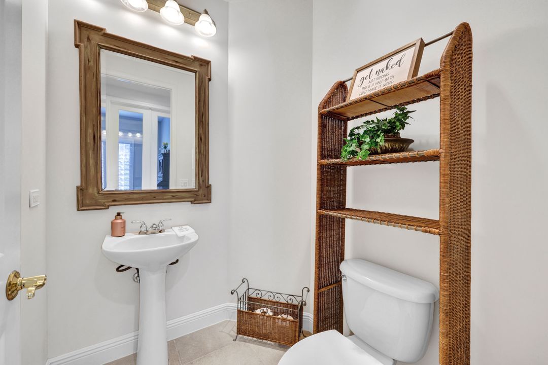 15321 Blackhawk Dr, Fort Myers, FL 33912