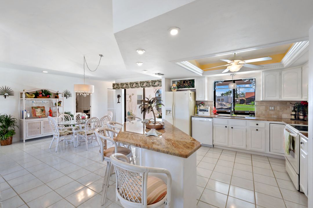 212 Kamal Pkwy, Cape Coral, FL 33904