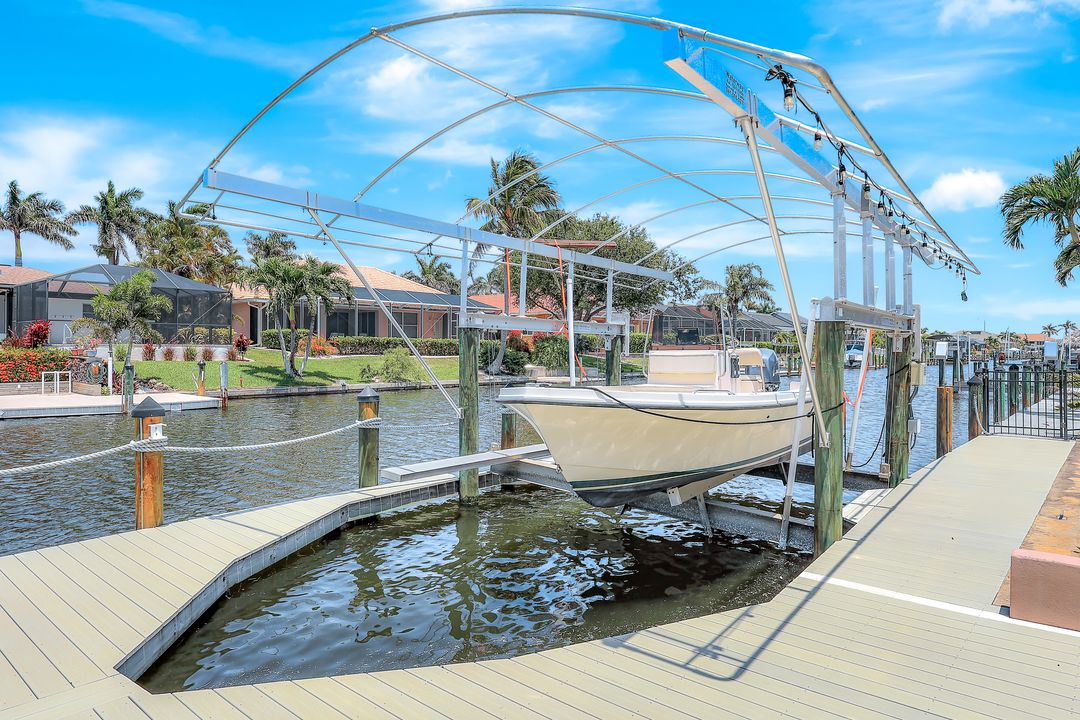 5012 SW 8th Pl, Cape Coral, FL 33914