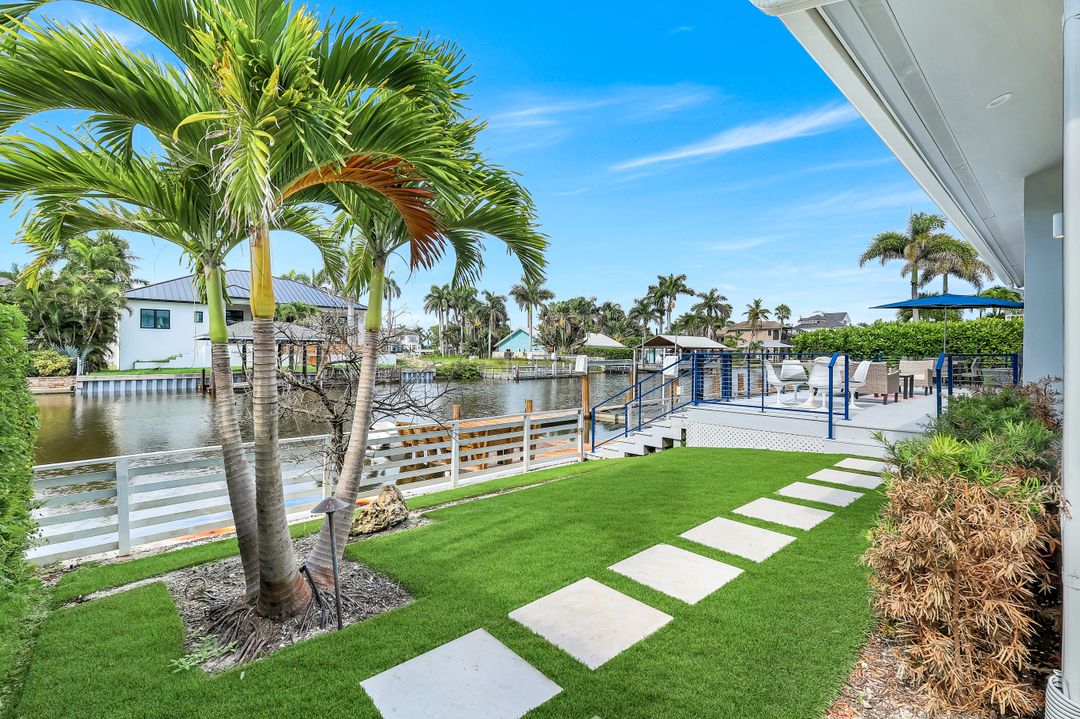 151 Bayview Ave, Naples, FL 34108