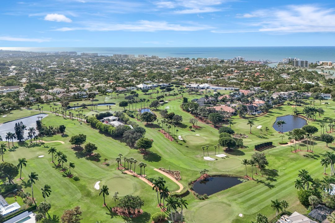 680 Wedge Dr, Naples, FL 34103