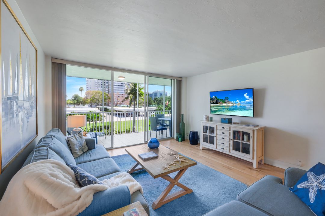 5 Bluebill Ave #208, Naples, FL 34108