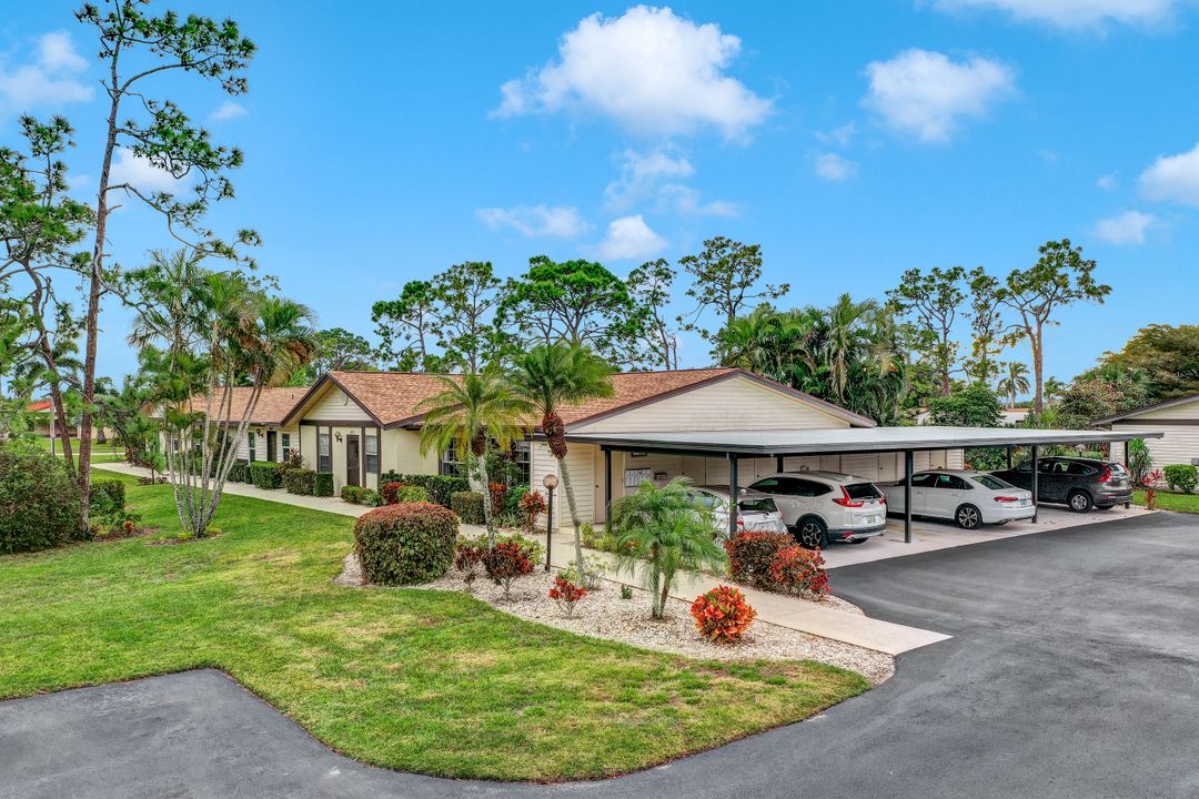 1004 Pine Isle Ln, Naples, FL 34112