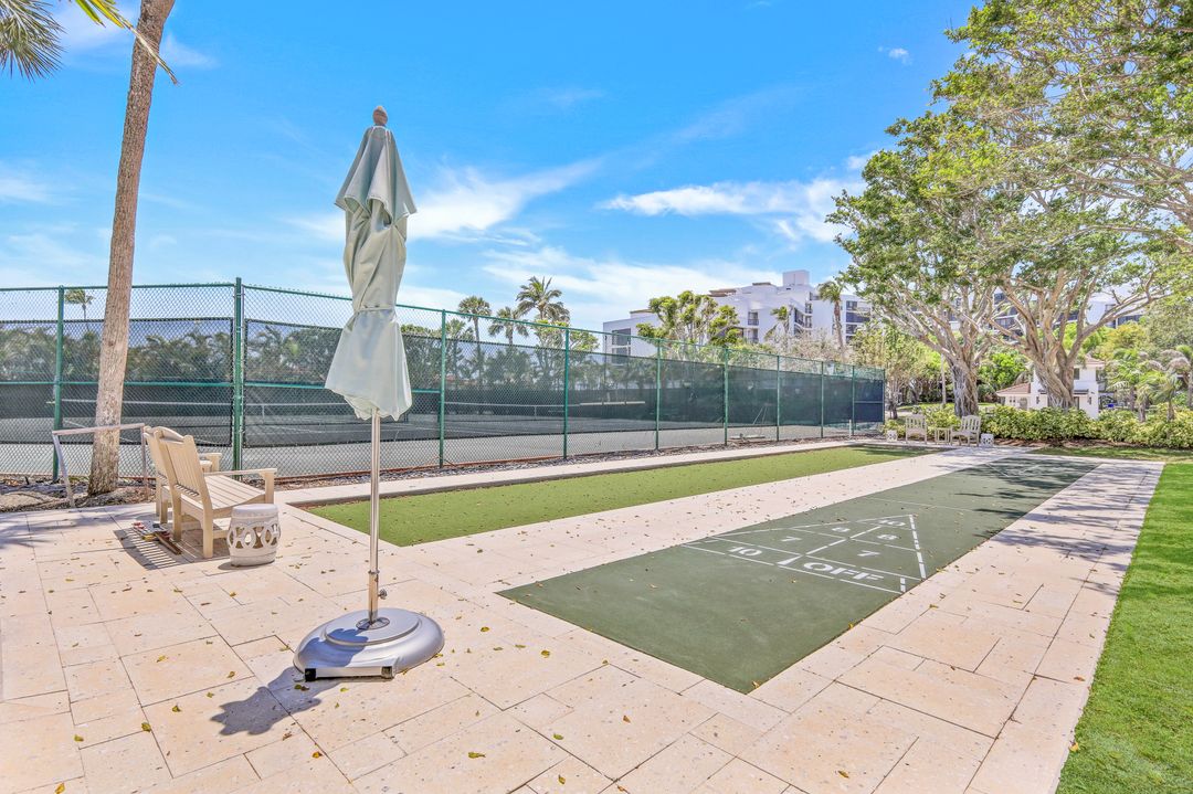 2302 Gulf Shore Blvd N, Naples, FL 34103