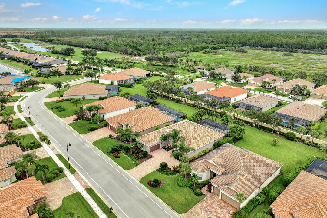 9314 Quarry Dr, Naples, FL 34120