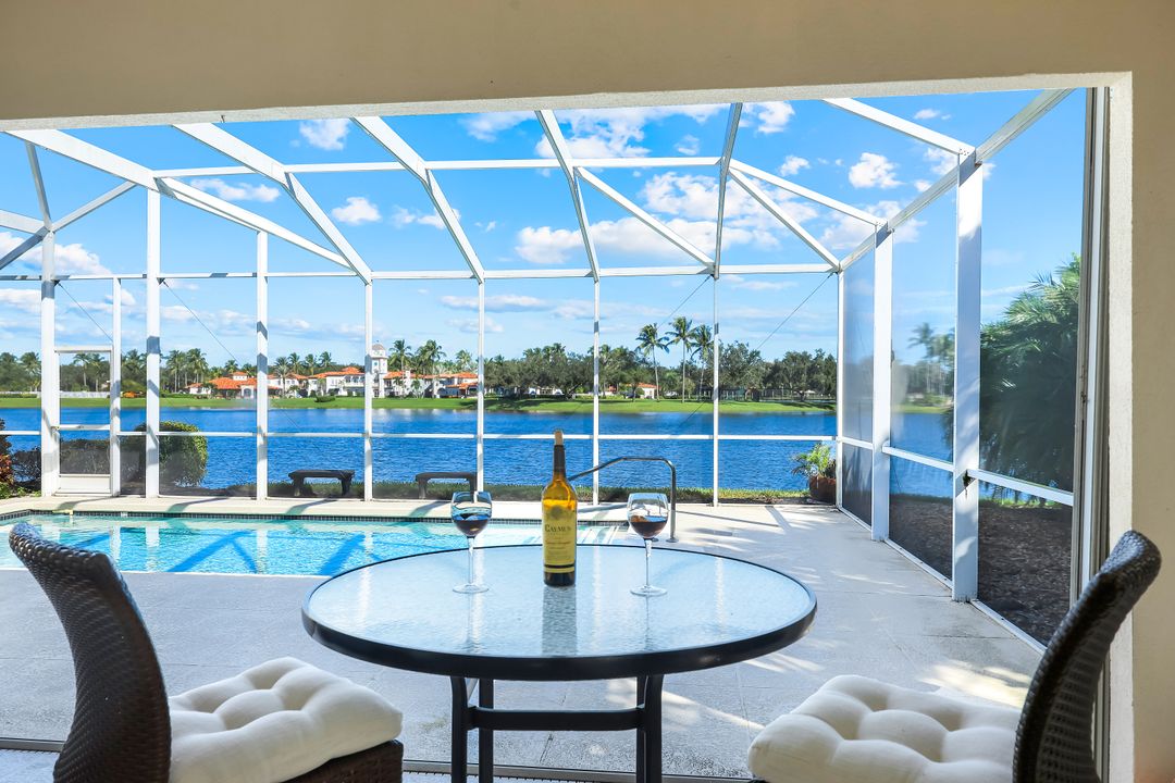 4364 Montalvo Ct, Naples, FL 34109